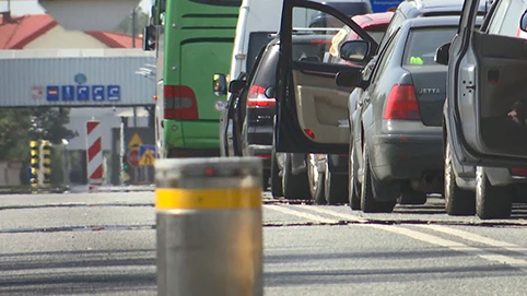 Хочешь в Латвию – становись в очередь