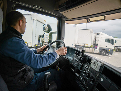 В месте разгрузки встречает не тот, кто указан в накладной