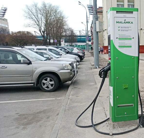 Электробусы заправят