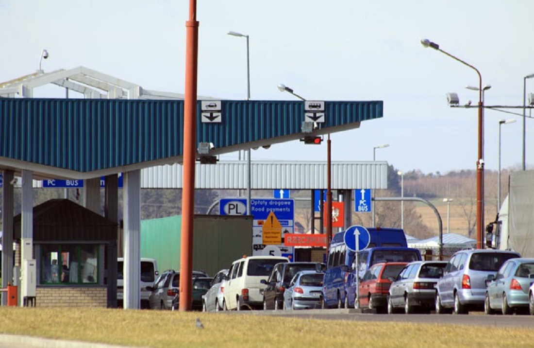 И в Польшу едут, и оттуда